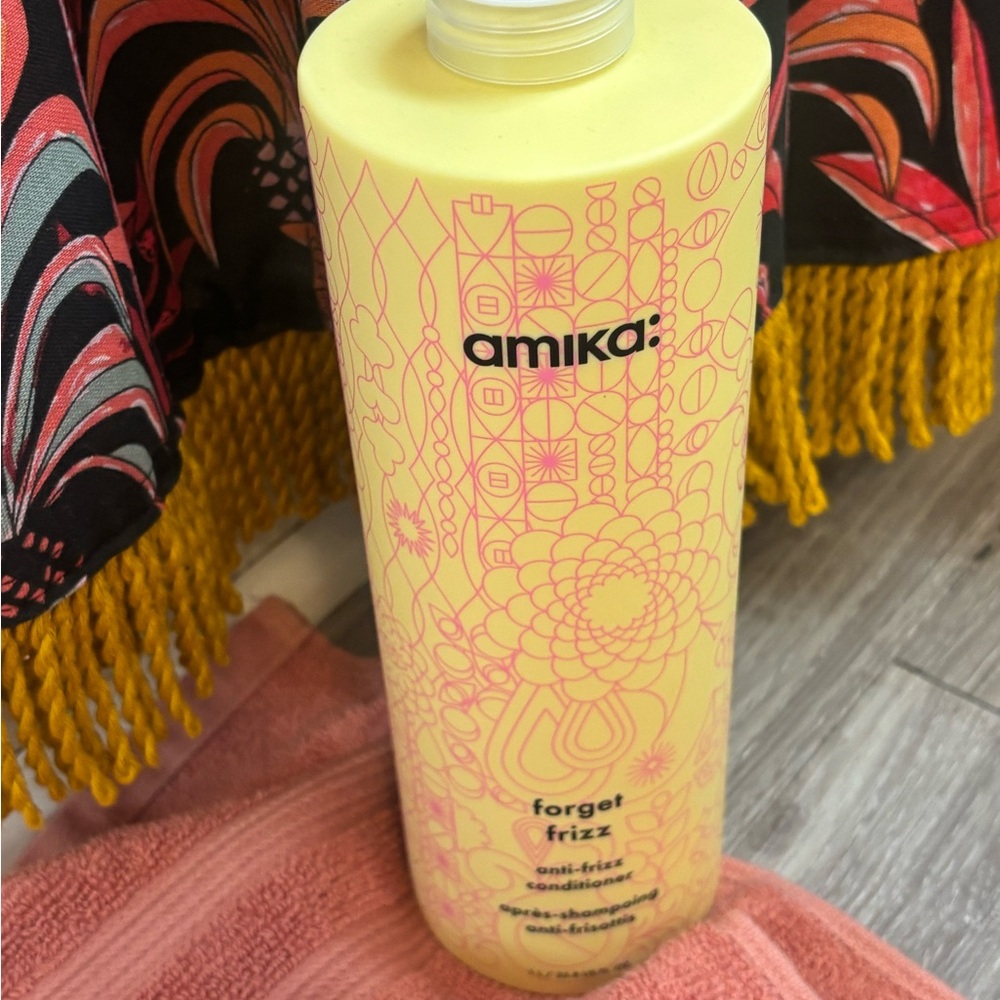 amika Forget Frizz Conditioner 33oz (the BIG one)